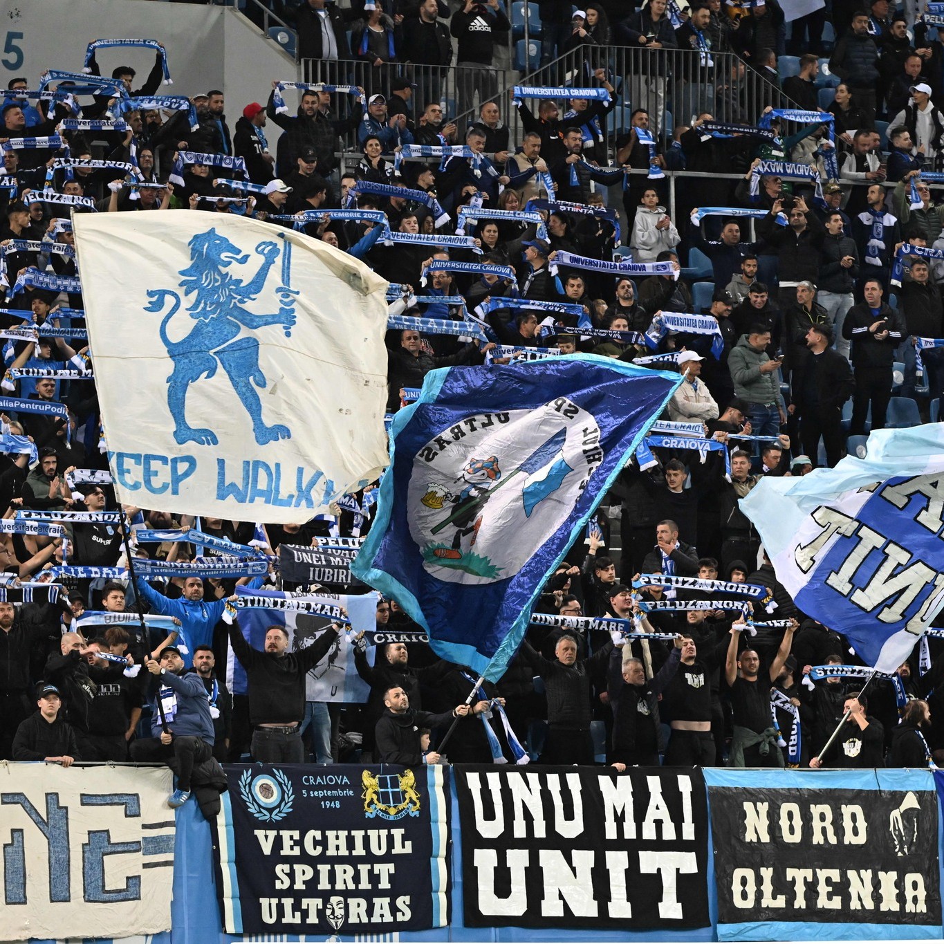 Image for Universitatea – CFR. . fotolii de lideri