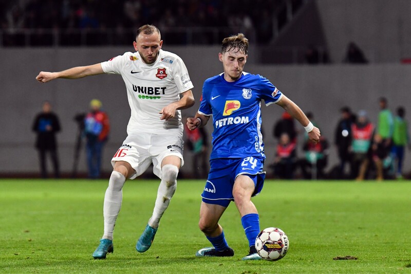 Silviu Balaure scoring during Romania Super Liga: FC Hermannstadt